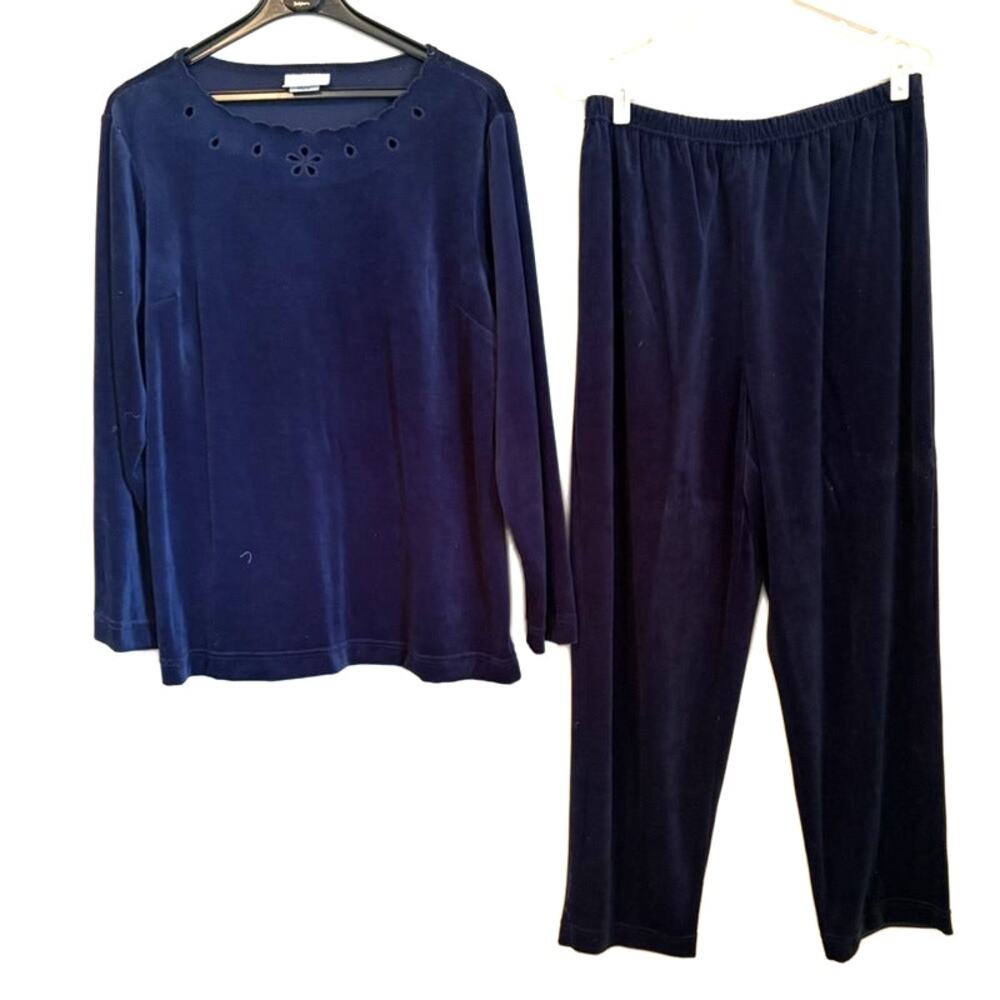 Blair Navy 2-Piece Long Sleeve Top & Pants Set Size L Embroidered Lounge